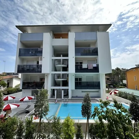 Apartment 400m With Pool Bibione