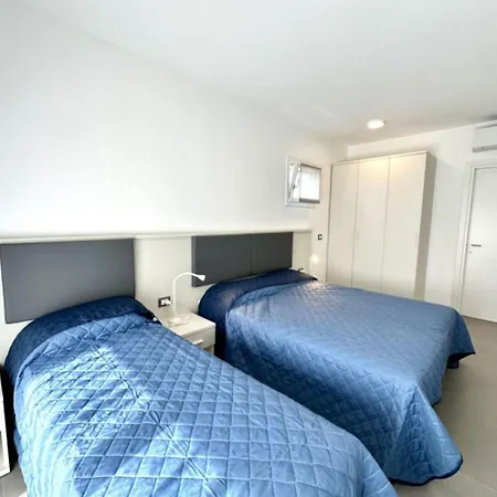400m With Pool Apartment *