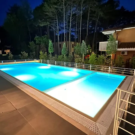 400m With Pool Apartment *