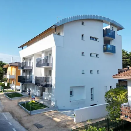400m With Pool Apartment *