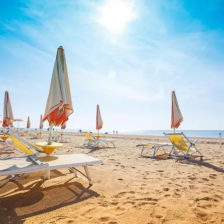 400m With Pool Apartment Bibione